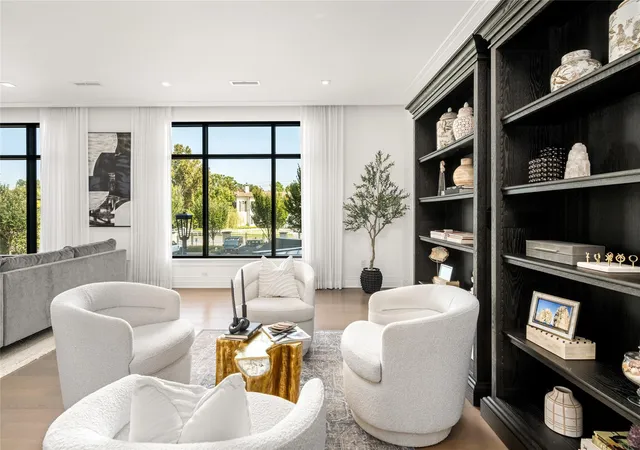Photo 3 of Condo for sale at 6017 Memorial #202, Houston, TX 77007 | MLS# 54269822 | Listing updated on 2026-04-21
