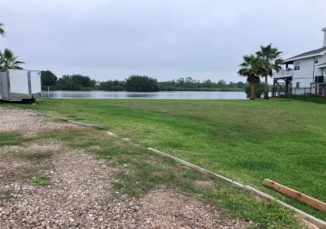 Photo 3 of Land for sale at 4408 Island Dr, Dickinson, TX 77539 | MLS# 42024471 | Listing updated on 2026-05-09
