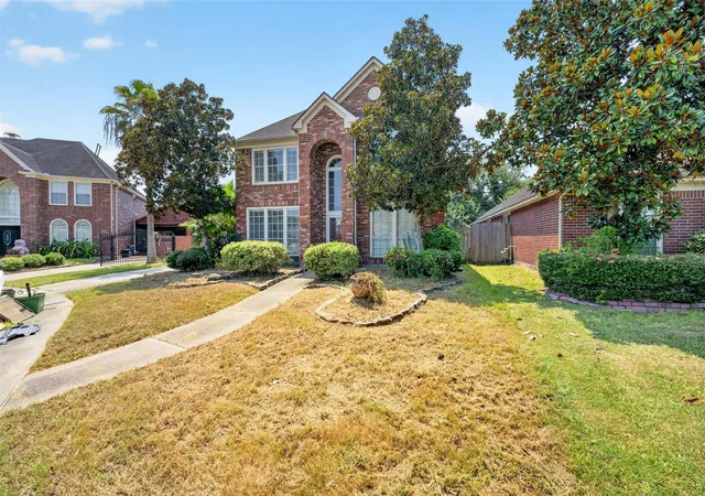 Photo 3 of Single family home for sale at 10038 Katherine Ct, Houston, TX 77089 | MLS# 3745267 | Listing updated on 2026-08-29