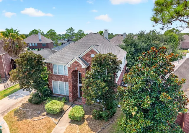 Photo 3 of Single family home for sale at 10038 Katherine Ct, Houston, TX 77089 | MLS# 3745267 | Listing updated on 2026-08-29