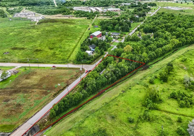 3rd image of 1011 County Road 129, Alvin, TX 77511 | MLS# 46143219