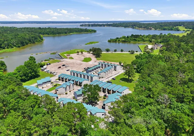 2nd image of 501 Bass Boat Vlg, Huntsville, TX 77320