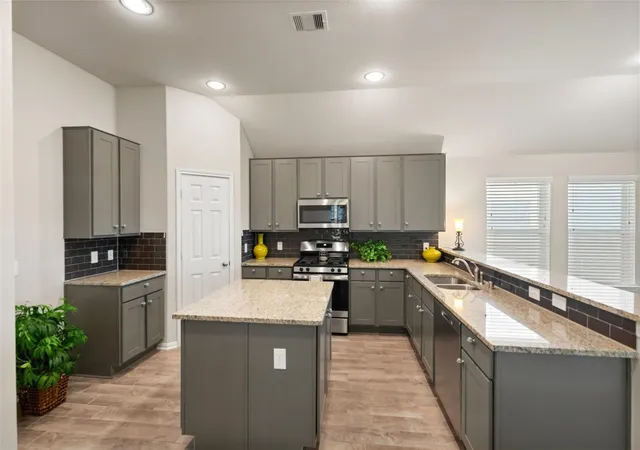 3rd image of 20731 Beeston Glade Ln, Katy, TX 77449 | MLS# 72501827