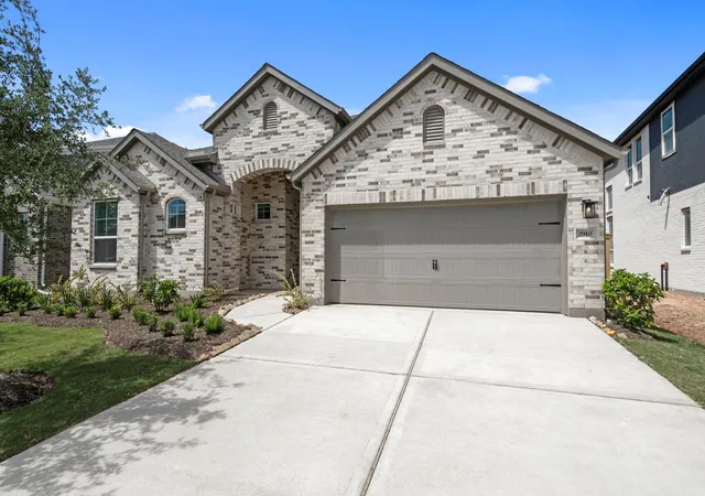 Photo 3 of Single family home for sale at 31722 Fern Grv Rd, Fulshear, TX 77423 | MLS# 48838423 | Listing updated on 2026-08-05