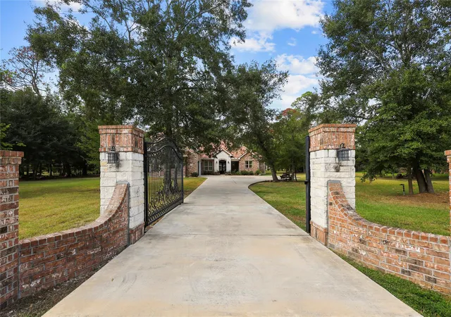 1st image of 1216 S Hill St, Alvin, TX 77511 | MLS# 69862505