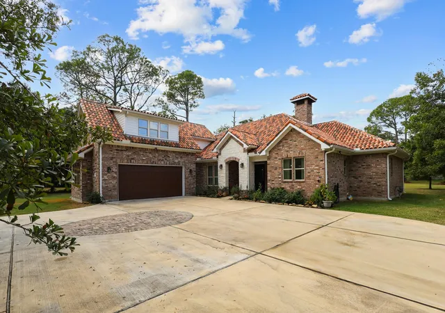 2nd image of 1216 S Hill St, Alvin, TX 77511 | MLS# 69862505
