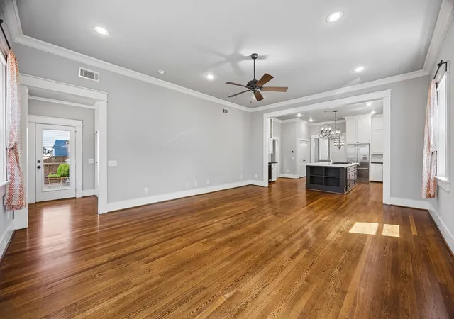 Photo 3 of Sale Pending at 821 E 26Th St, Houston, TX 77009 | MLS# 84506819 | Listing updated on 2026-09-02