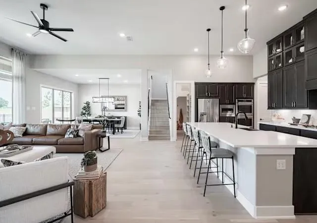 Photo 3 of Sale Pending at 2619 Crown Ridge Dr, Missouri City, TX 77459 | MLS# 52751214 | Listing updated on 2026-08-19