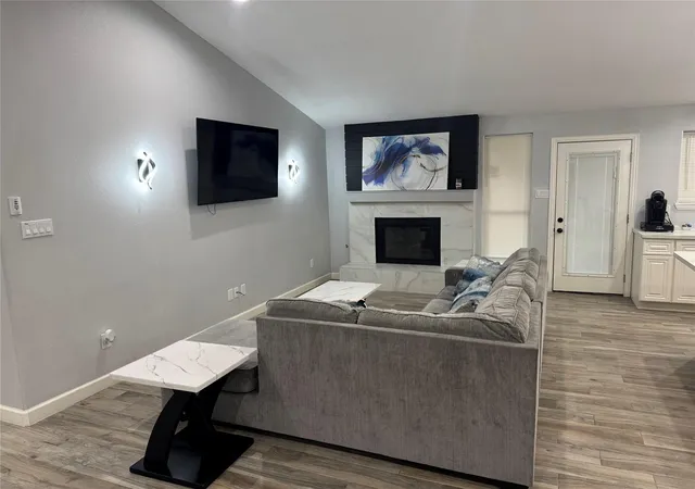 Photo 3 of Sale Pending at 11514 Camphorwood Dr, Houston, TX 77089 | MLS# 43398717 | Listing updated on 2026-08-31