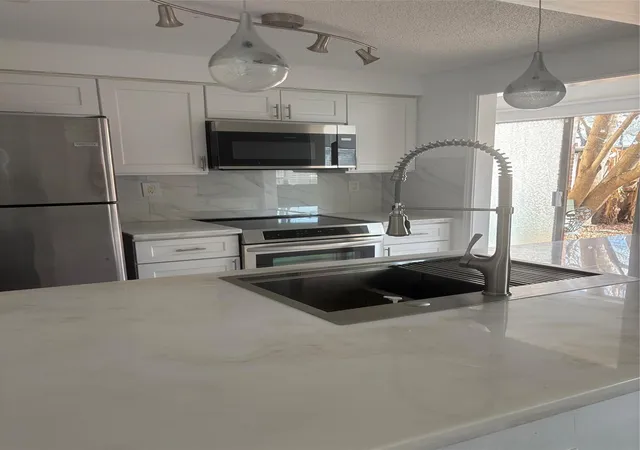 1st image of 10123 Waterstone Dr #39, Houston, TX 77042 | MLS# 34656062
