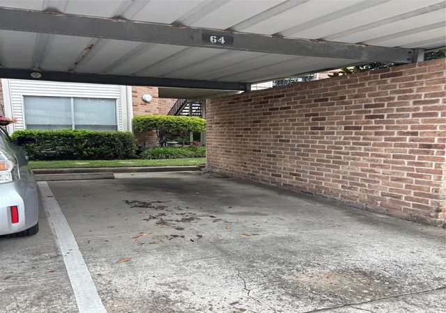 5th image of 10123 Waterstone Dr #39, Houston, TX 77042 | MLS# 34656062