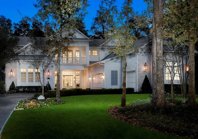 Photo 1 of Mansion for sale at 29 S Doe Run Dr, The Woodlands, TX 77380 | MLS# 74312748 | Listing updated on 2026-09-14