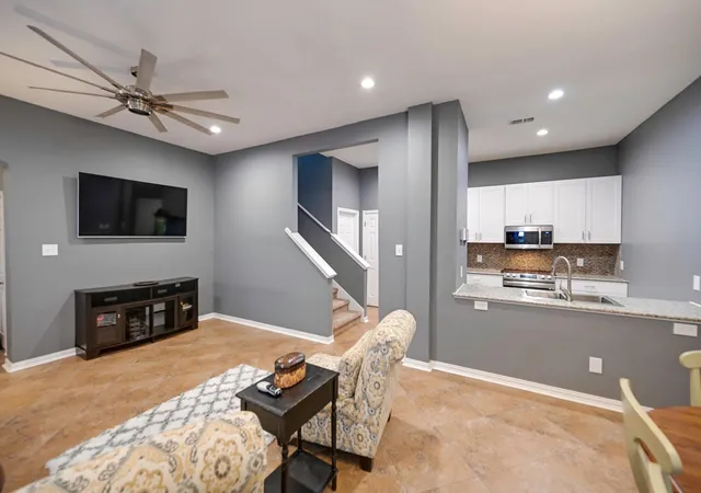 3rd image of 746 San Jacinto Cir, Baytown, TX 77521 | MLS# 33185969