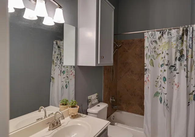 4th image of 746 San Jacinto Cir, Baytown, TX 77521 | MLS# 33185969