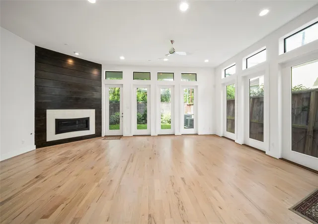 4th image of 5506 Bosque St, Houston, TX 77056 | MLS# 28432236