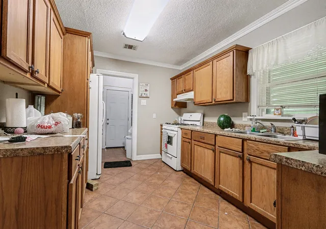 5th image of 4921 Alamo Dr, Galveston, TX 77551 | MLS# 44037113