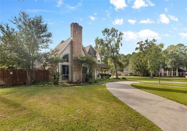 3rd image of 600 Nottingham Ln, Dickinson, TX 77539 | MLS# 82357370