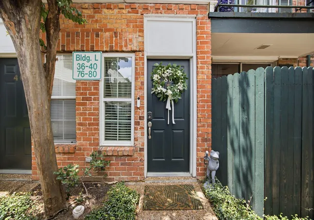Photo 3 of Condo for sale at 3400 Timmons Ln #80, Houston, TX 77027 | MLS# 11241599 | Listing updated on 2026-08-26