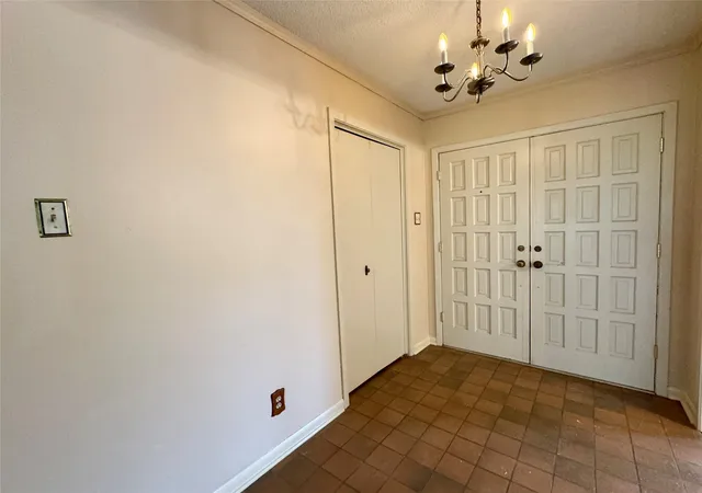 4th image of 1221 Green Briar Dr, Huntsville, TX 77340 | MLS# 29523597