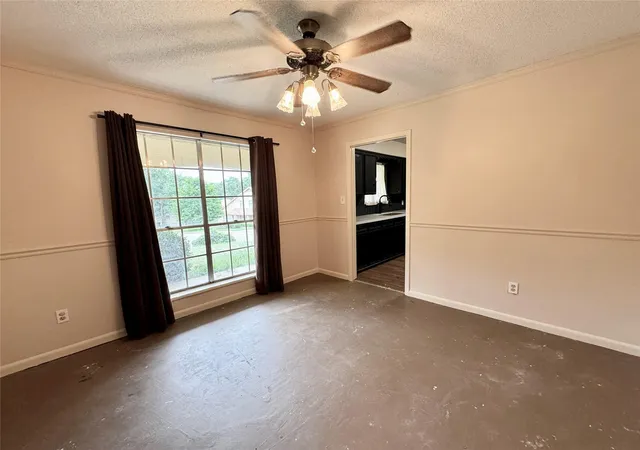 5th image of 1221 Green Briar Dr, Huntsville, TX 77340 | MLS# 29523597