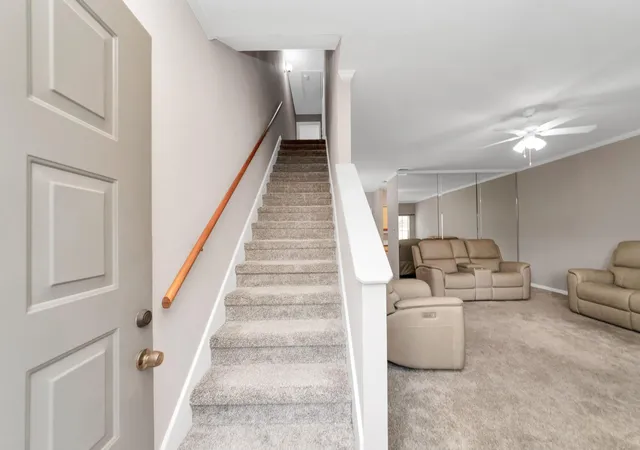 Photo 3 of Condo for sale at 9850 Pagewood Ln #1304, Houston, TX 77042 | MLS# 21349012 | Listing updated on 2026-09-13