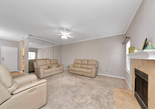 Photo 4 of Condo for sale at 9850 Pagewood Ln #1304, Houston, TX 77042 | MLS# 21349012 | Listing updated on 2026-09-13