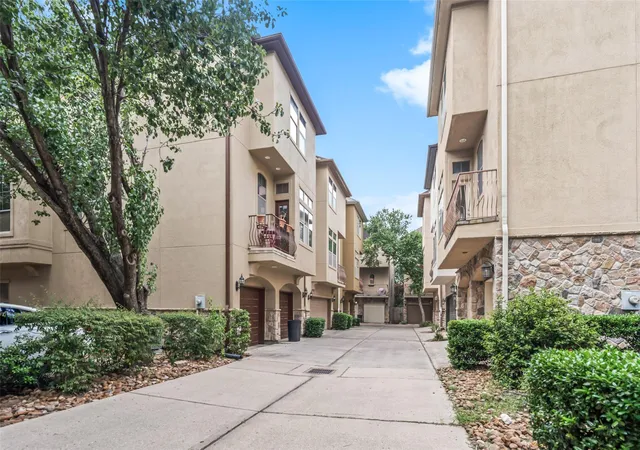 1st image of 562 Bomar St St, Houston, TX 77006 | MLS# 62012240