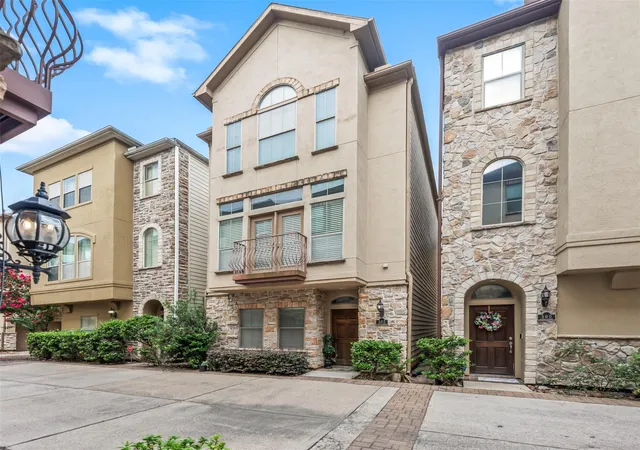28th image of 562 Bomar St St, Houston, TX 77006 | MLS# 62012240