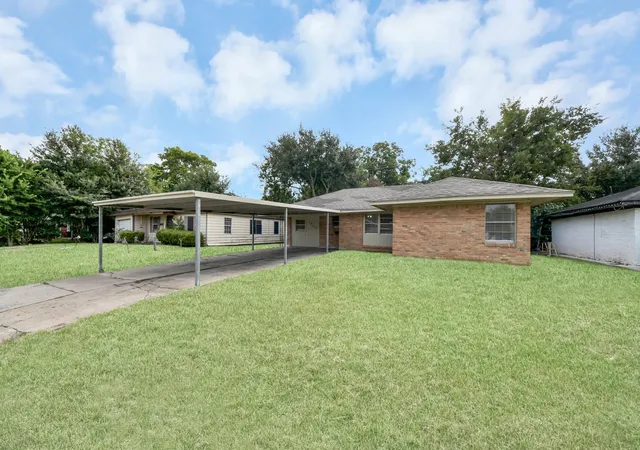 Photo 3 of Single family home for sale at 10117 Dulcimer St, Houston, TX 77051 | MLS# 57841543 | Listing updated on 2026-08-28