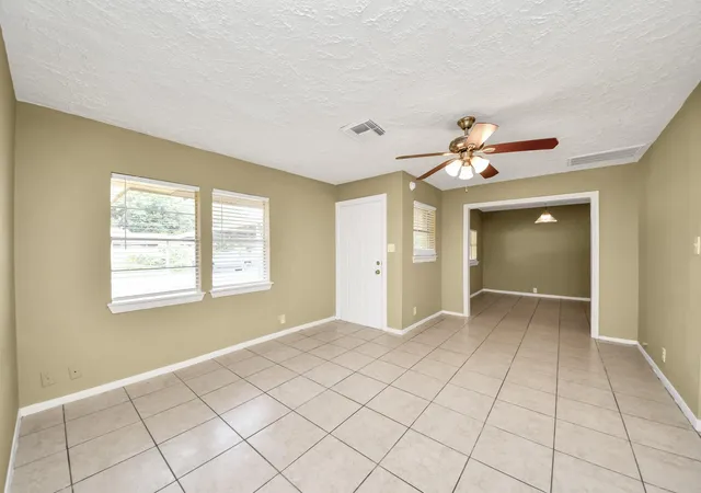 Photo 4 of Single family home for sale at 10117 Dulcimer St, Houston, TX 77051 | MLS# 57841543 | Listing updated on 2026-08-28