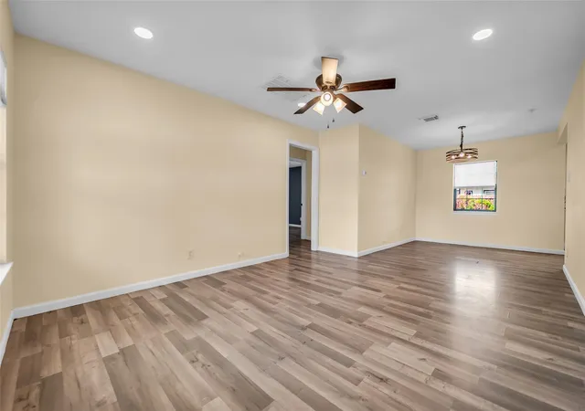 Photo 4 of Single family home for sale at 2915 Robertson St, Houston, TX 77009 | MLS# 34703335 | Listing updated on 2026-08-31