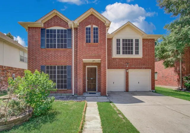 Photo 1 of Sale Pending at 5415 Oak Fls Dr, Houston, TX 77066 | MLS# 43846057 | Listing updated on 2026-09-05