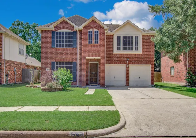 Photo 2 of Sale Pending at 5415 Oak Fls Dr, Houston, TX 77066 | MLS# 43846057 | Listing updated on 2026-09-05