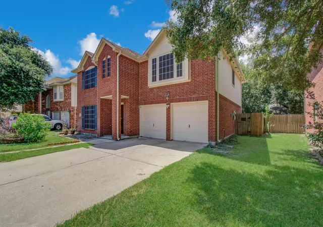 Photo 3 of Sale Pending at 5415 Oak Fls Dr, Houston, TX 77066 | MLS# 43846057 | Listing updated on 2026-09-05