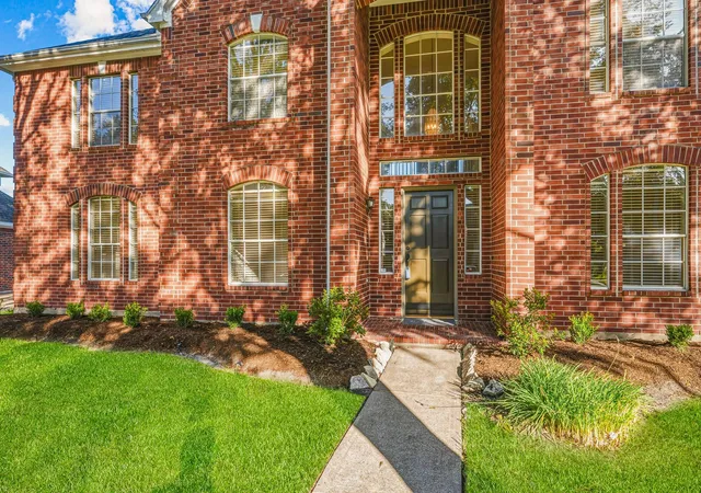 Photo 2 of Sale Pending at 9323 Hudson Bnd Cir, Houston, TX 77095 | MLS# 50946150 | Listing updated on 2026-09-03