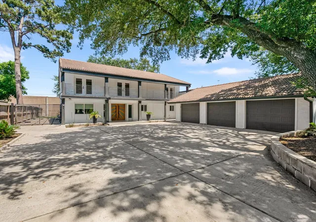 Photo 3 of Sale Pending at 8202 Argentina St, Jersey Village, TX 77040 | MLS# 12883894 | Listing updated on 2026-09-13