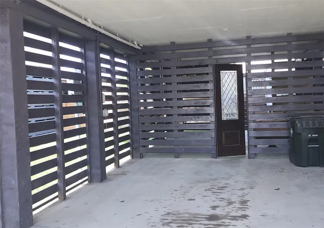 Photo 3 of Single family home for sale at 1220 32nd Street, Galveston, TX 77550 | MLS# 22237639 | Listing updated on 2026-07-09