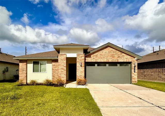 Photo 1 of Sale Pending at 7719 Suffolk Valley Ln, Rosharon, TX 77583 | MLS# 53043977 | Listing updated on 2026-09-14