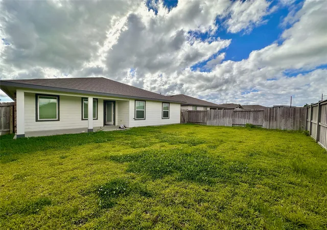 Photo 22 of Sale Pending at 7719 Suffolk Valley Ln, Rosharon, TX 77583 | MLS# 53043977 | Listing updated on 2026-09-14