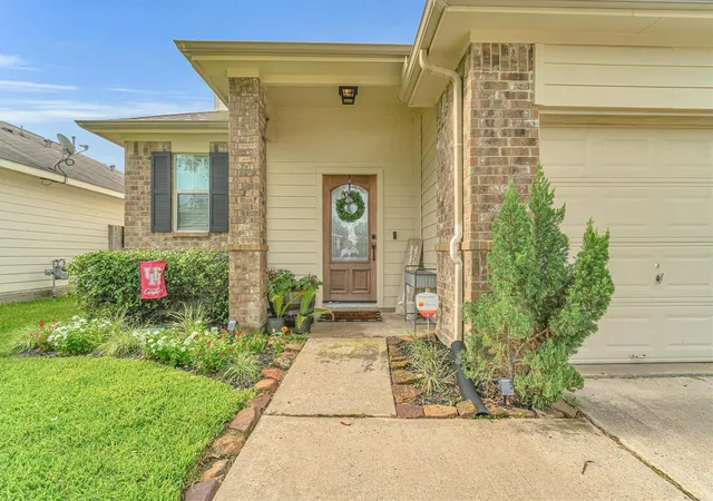 Photo 3 of Single family home for sale at 19319 Poppy Grv Ln, Cypress, TX 77433 | MLS# 94970568 | Listing updated on 2026-09-06