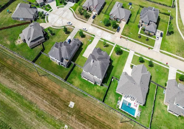 Photo 3 of Single family home for sale at 2714 Topaz Cvs Ln, Rosharon, TX 77583 | MLS# 17261624 | Listing updated on 2026-08-22