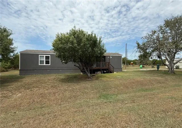 Photo 3 of Single family home for sale at 112 E Toledo St, Seadrift, TX 77983 | MLS# 2783193 | Listing updated on 2026-08-29