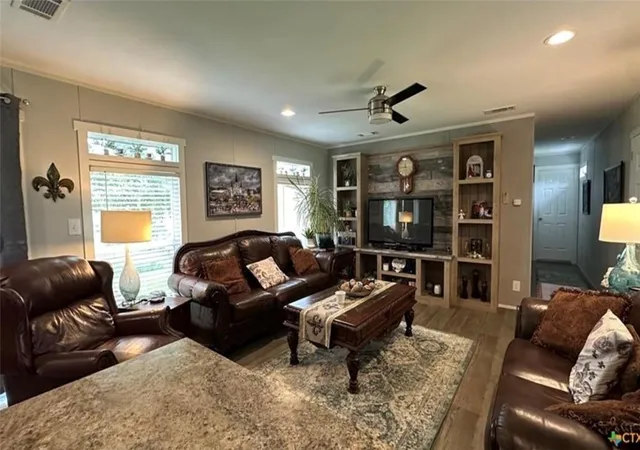 Photo 4 of Single family home for sale at 112 E Toledo St, Seadrift, TX 77983 | MLS# 2783193 | Listing updated on 2026-08-29