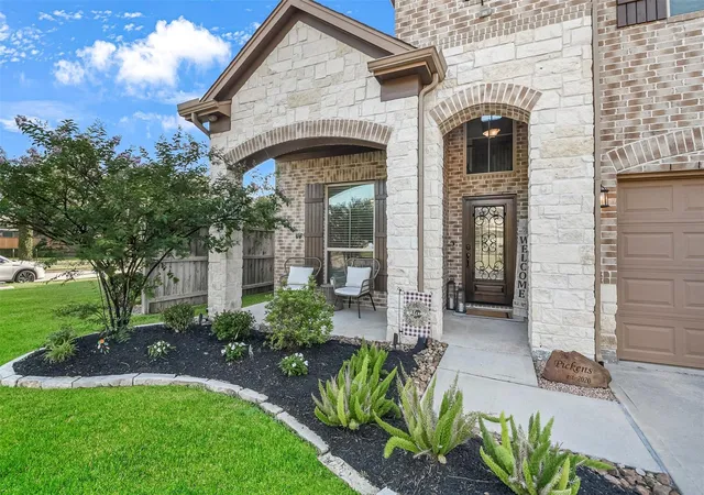 Photo 3 of Single family home for sale at 18726 Kelly Meadows Ln, New Caney, TX 77357 | MLS# 39416003 | Listing updated on 2026-01-10