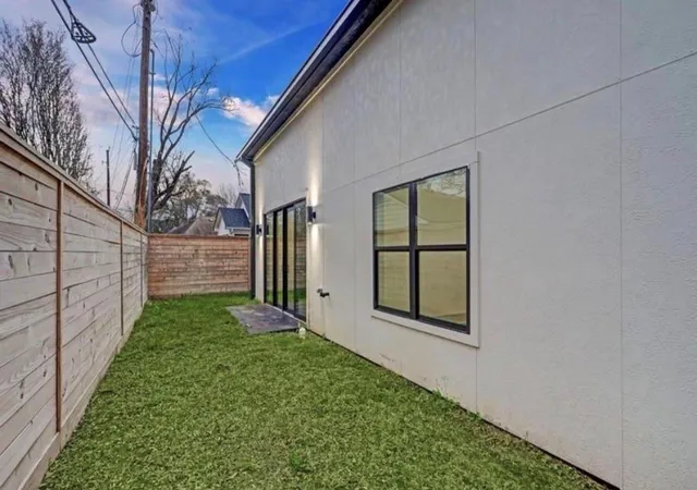 26th image of 1709 Reverse St, Houston, TX 77055 | MLS# 11952693