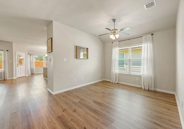 4th image of 1953 Cartwright St, Bryan, TX 77807 | MLS# 90930767