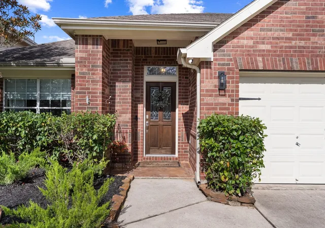 Photo 3 of Single family home for sale at 30911 Still Oaks Ln, Spring, TX 77386 | MLS# 21653047 | Listing updated on 2026-09-19