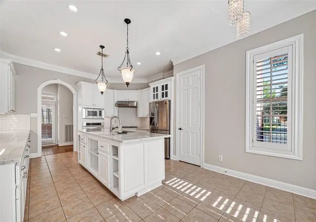 4th image of 5322 Val Verde St, Houston, TX 77056 | MLS# 30154045