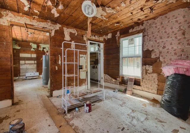 2nd image of 1708 Gentry St, Houston, TX 77009