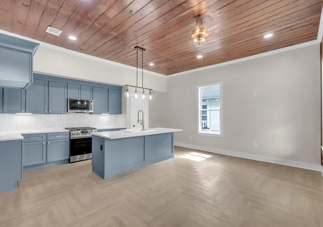 4th image of 1708 Gentry St, Houston, TX 77009